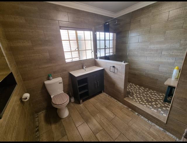 5 BEDROOM HOUSE FOR SALE IN BRACKENDOWNS